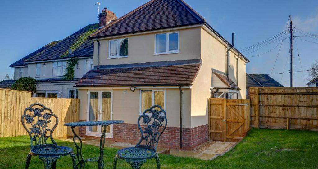 Didcot- Private Flat With Garden & Parking 04 Lägenhet Exteriör bild